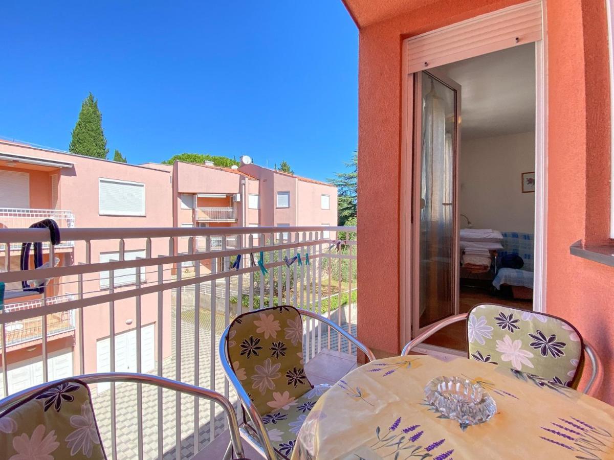 Vesna S Apartment Новиград Екстериор снимка