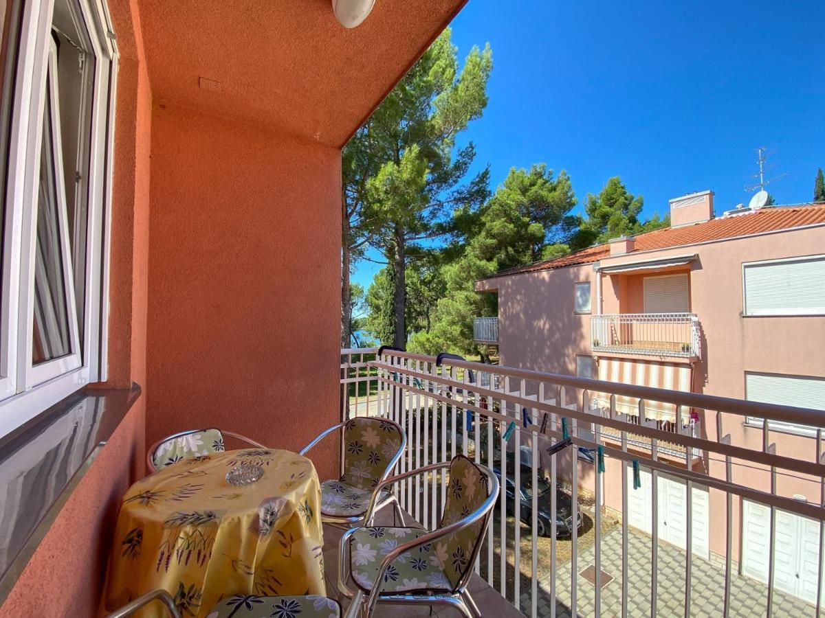 Vesna S Apartment Новиград Екстериор снимка