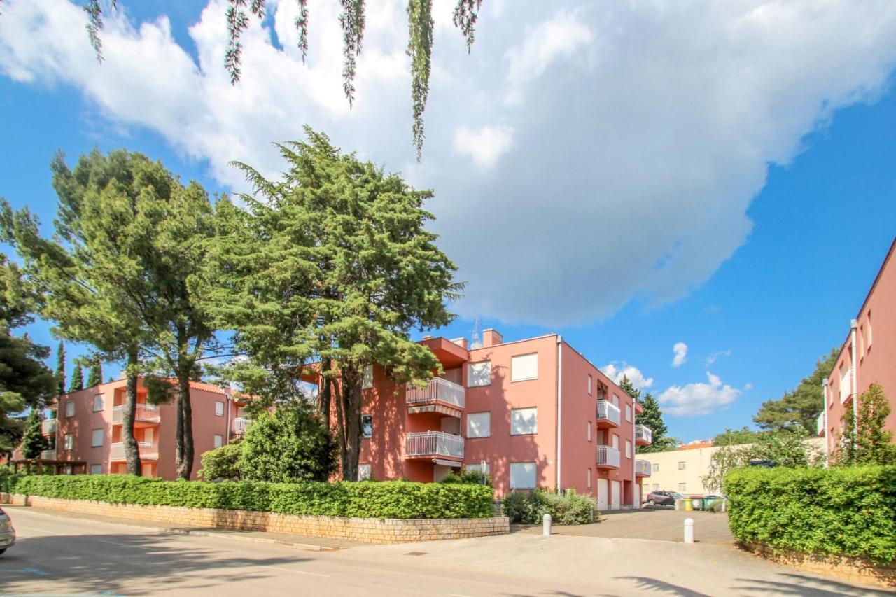 Vesna S Apartment Новиград Екстериор снимка