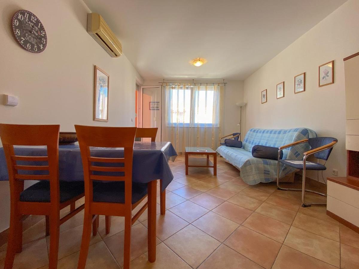 Vesna S Apartment Новиград Екстериор снимка
