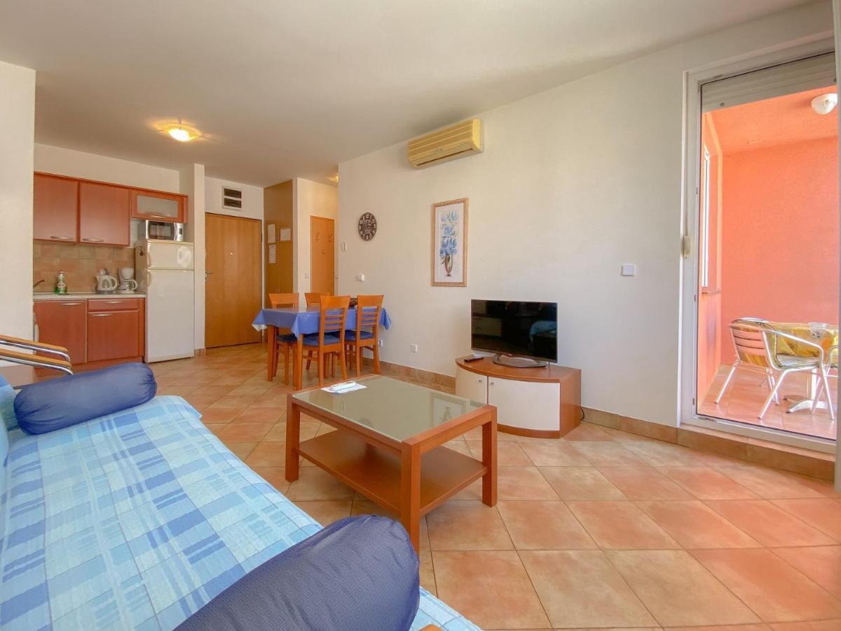 Vesna S Apartment Новиград Екстериор снимка