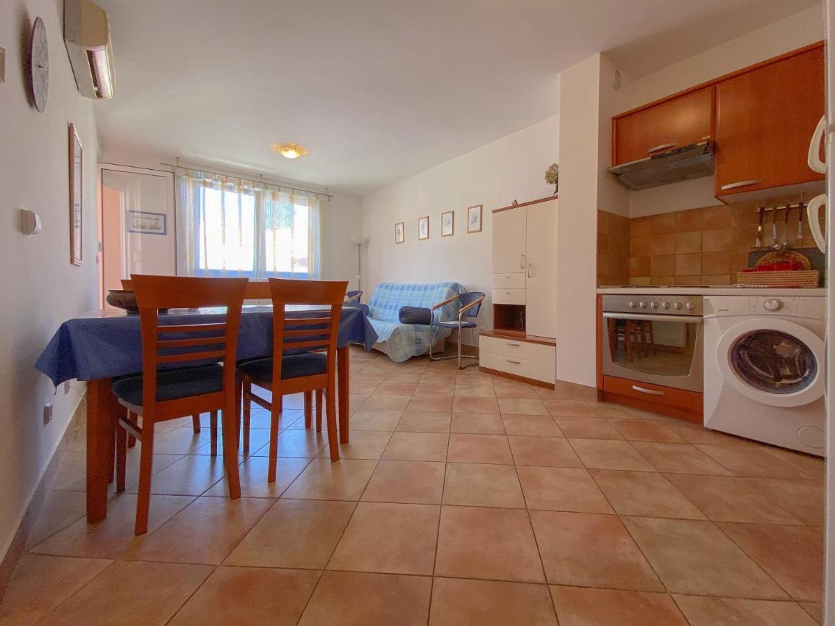 Vesna S Apartment Новиград Екстериор снимка